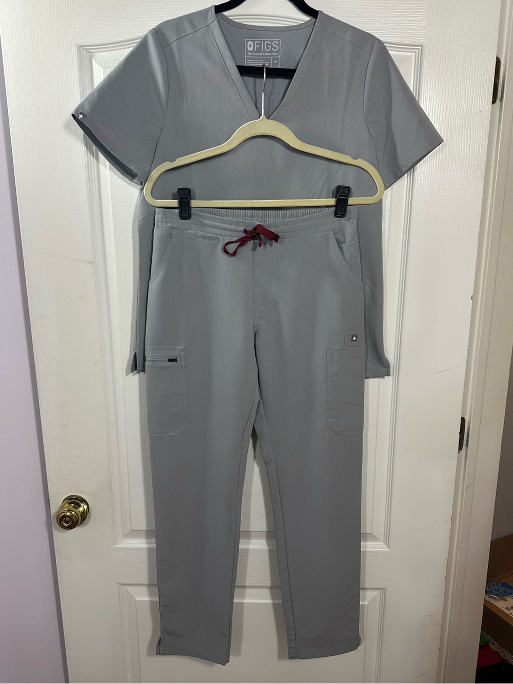 FIGS Light Gray Scrub Set with Burgundy Drawstring (m top, s bottom) women